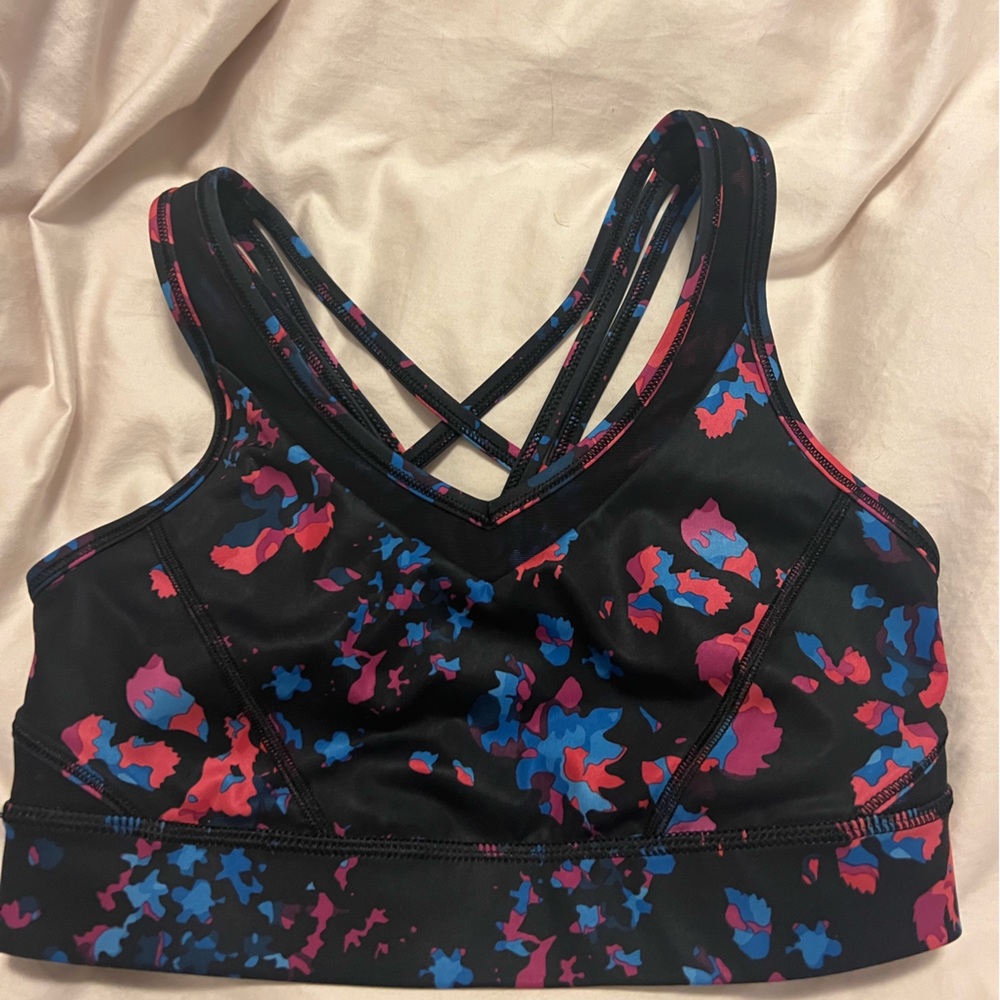 Lululemon sports bra size 6